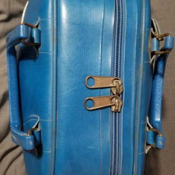 Blue Vintage Bowling Bag - Picture 3 of 11